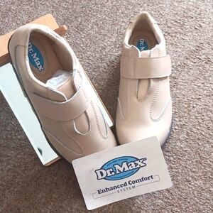 Dr. Max Womens Shoes Velcro  Strap Size 6.5 M NWT